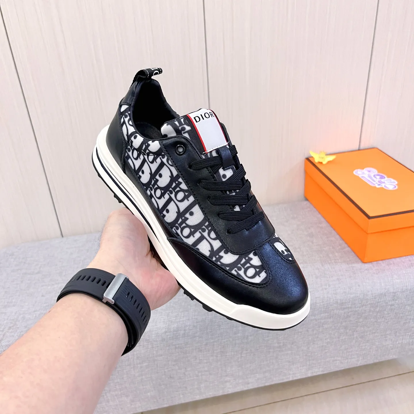🚘🚘Factory batch 440 men's shoes💰[Dior]🔥Men's high-end brand of shoes official website 1:1 latest masterpiece: the upper is made of Italian imported first-layer cowhide with a comfortable and breathable lining➕original non-slip and wear-resistant outsole🔥, making walking more convenient and comfortable! An exclusive new model, a stunning work, a beautiful 1:1 replica [color] compared to the official quality! Create a fashionable personality to set off your uniqueness! A must-have for trendy men! Classic🔥Size: 38-44 Color: 🔥Multiple colors available🔥.